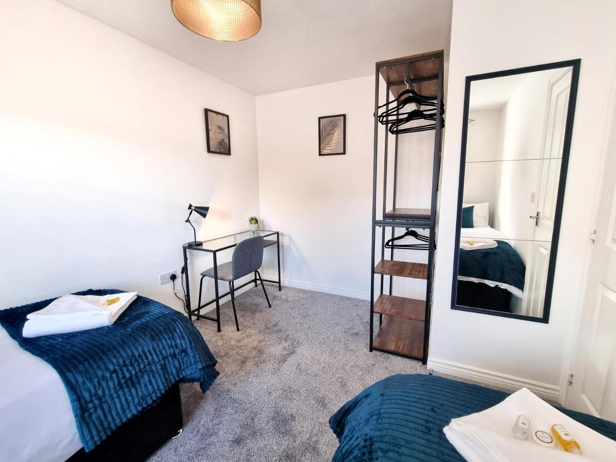 Stylish 3 Bedrooms & 2 Bathrooms House, Free Parking On Premises! Cambridge  Ngoại thất bức ảnh