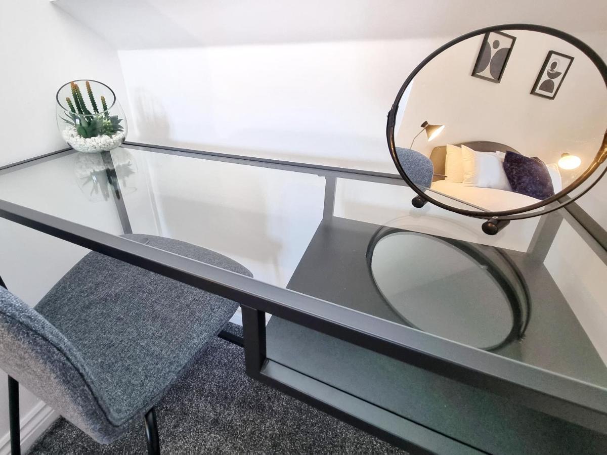 Stylish 3 Bedrooms & 2 Bathrooms House, Free Parking On Premises! Cambridge  Ngoại thất bức ảnh