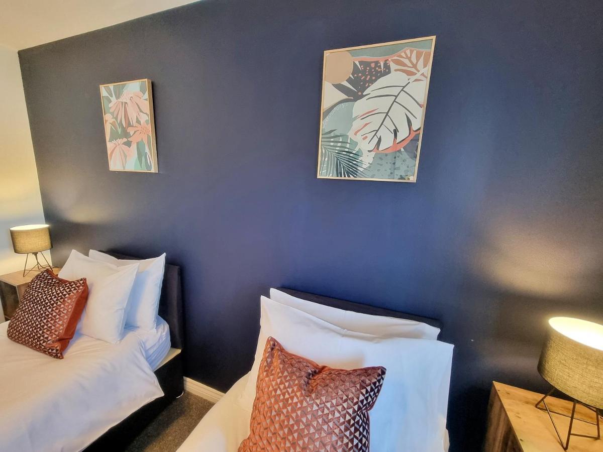 Stylish 3 Bedrooms & 2 Bathrooms House, Free Parking On Premises! Cambridge  Ngoại thất bức ảnh